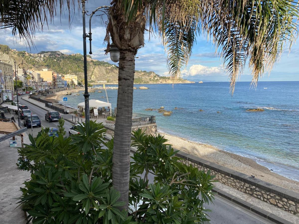 Villa Casa Nicole Fronte Mare Giardini-Naxos Exterior foto