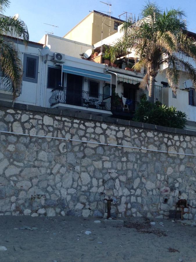Villa Casa Nicole Fronte Mare Giardini-Naxos Exterior foto