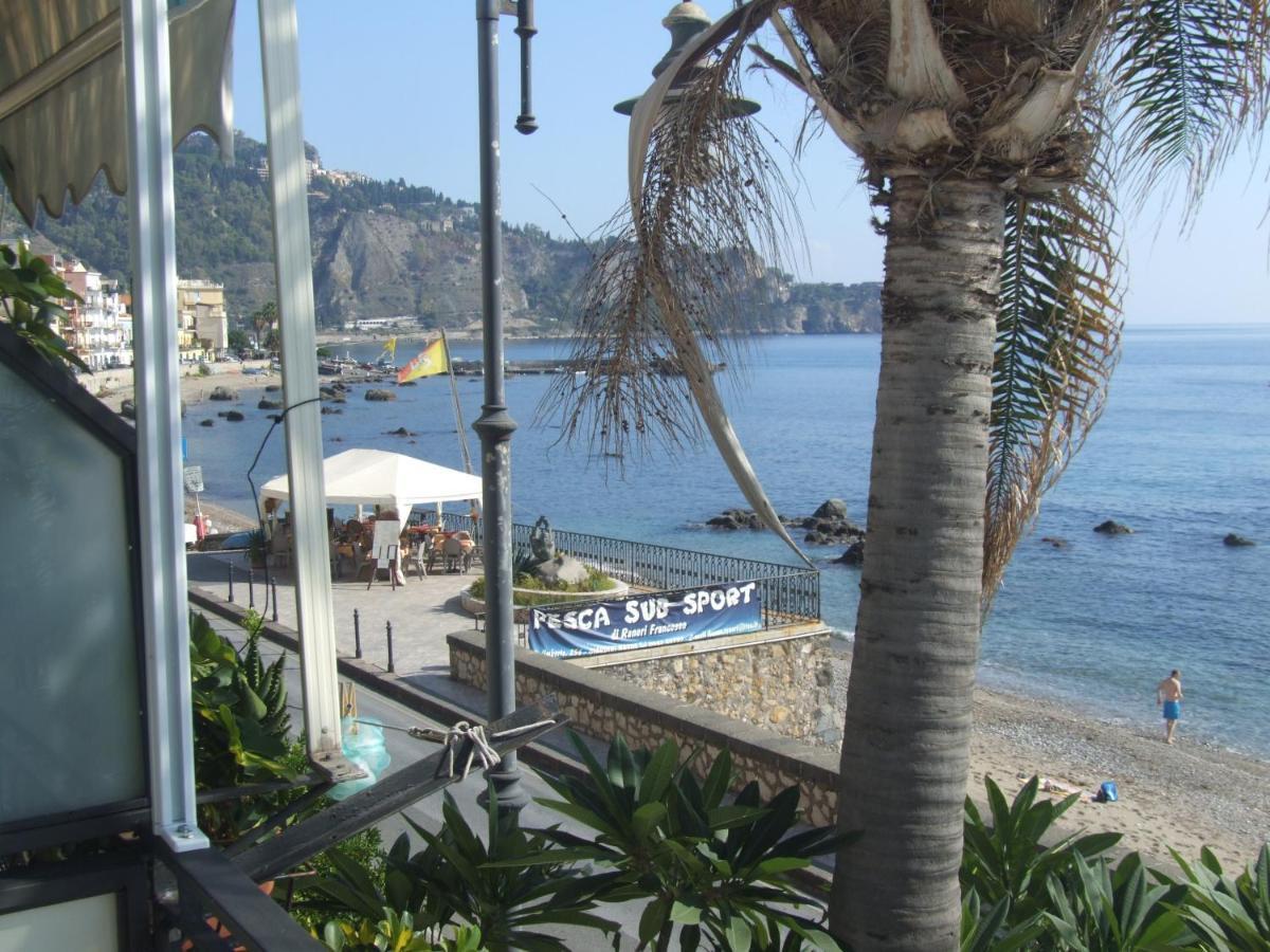 Villa Casa Nicole Fronte Mare Giardini-Naxos Exterior foto